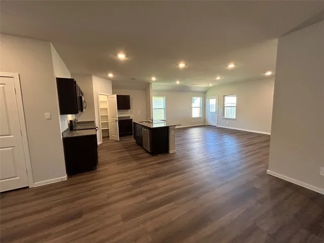 $264,560 | 501 Perry Place, Rockdale, TX 76567