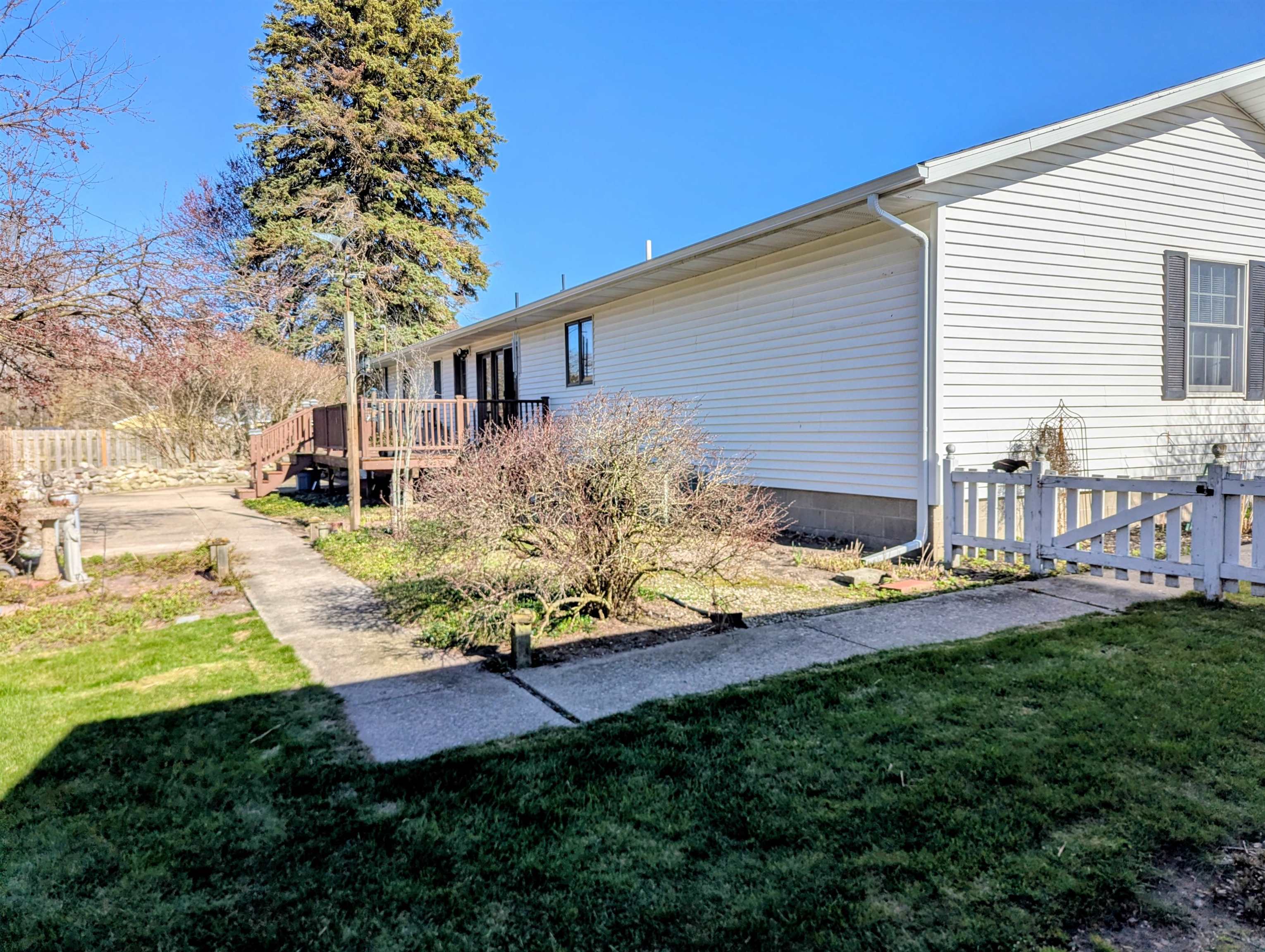 107 North Street Pinconning, MI 48650 - Photo 13 of 42