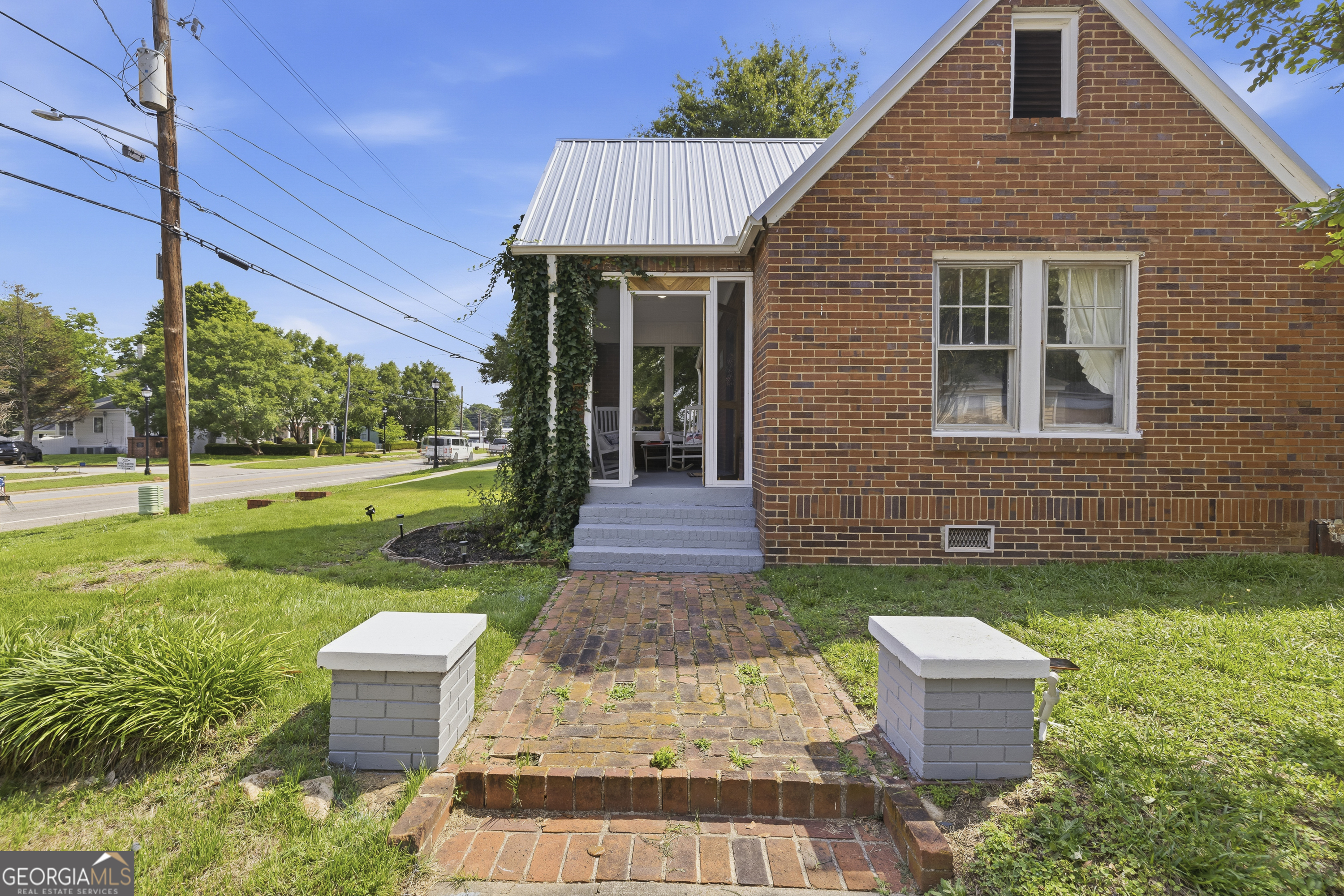 274 South Cherokee Road Social Circle, GA 30025 - Photo 6 of 34
