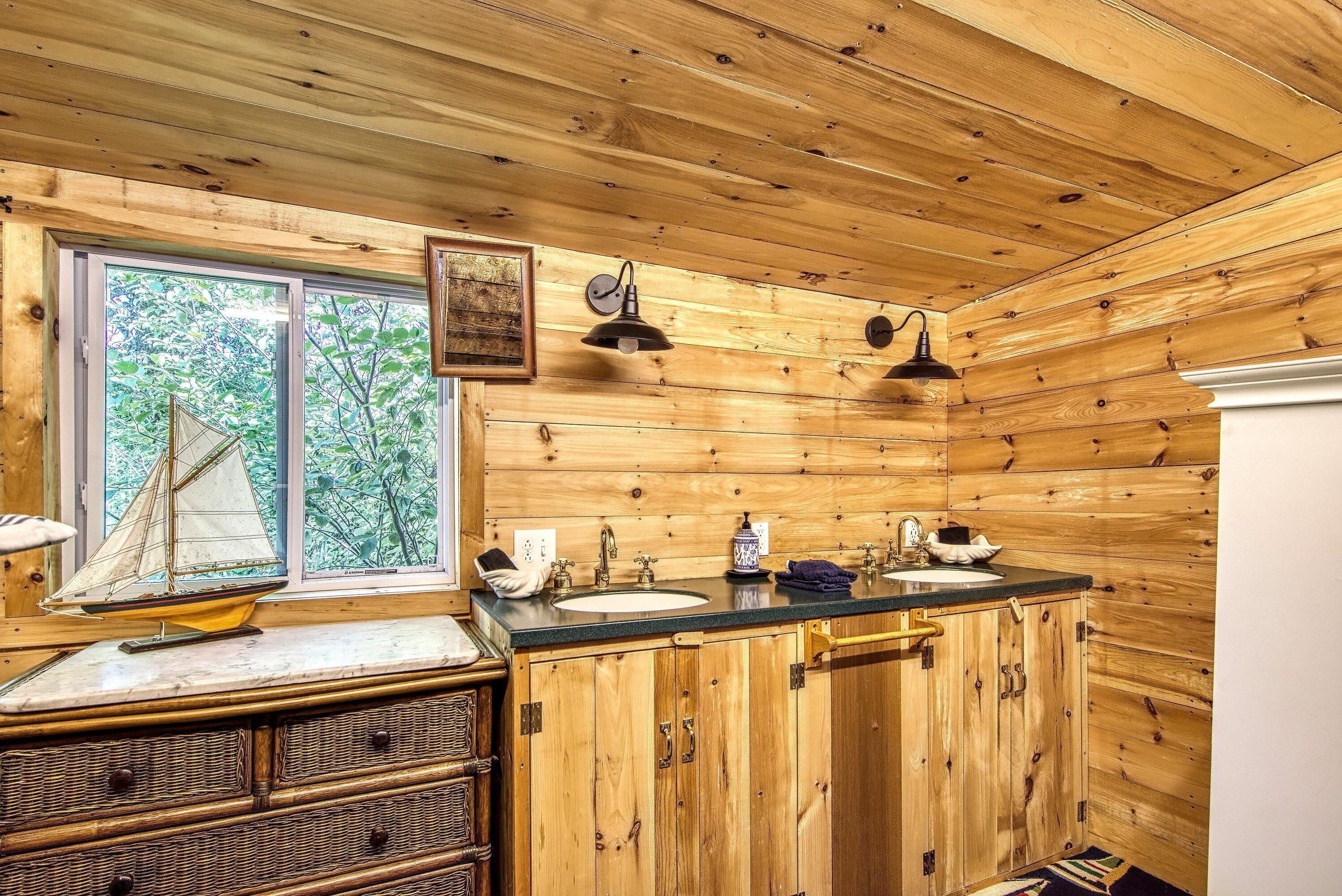 193 South Wharf Road Brooksville, ME 04617 - Photo 13 of 14 012-011-Bathroom-2996x2000