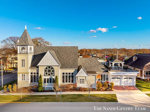 $2,495,000 | 600 Washington Avenue, Grand Haven, MI 49417