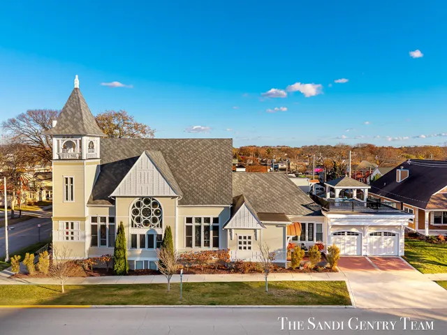 $2,495,000 | 600 Washington Avenue, Grand Haven, MI 49417