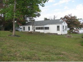 1148 Temple Street Greeneville, TN 37745 - Photo 3 of 16 Back view with sunroom