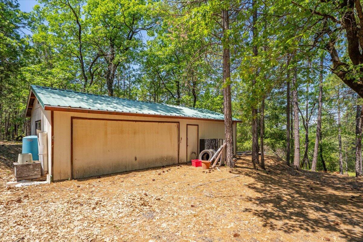 15288 Sherwood Forrest Road Oak Run, CA 96069 - Photo 4 of 91 Detached garage