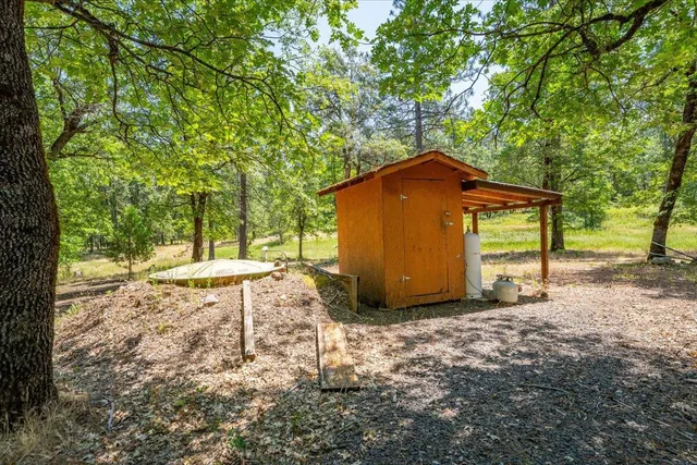 $300,000 | 15288 Sherwood Forrest Road, Oak Run, CA 96069