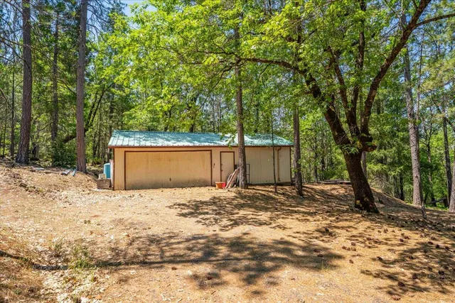 $300,000 | 15288 Sherwood Forrest Road, Oak Run, CA 96069