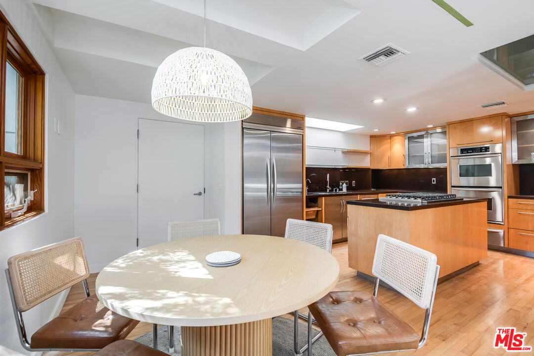 3600 Mandeville Canyon Road Los Angeles, CA 90049 - Photo 17 of 34