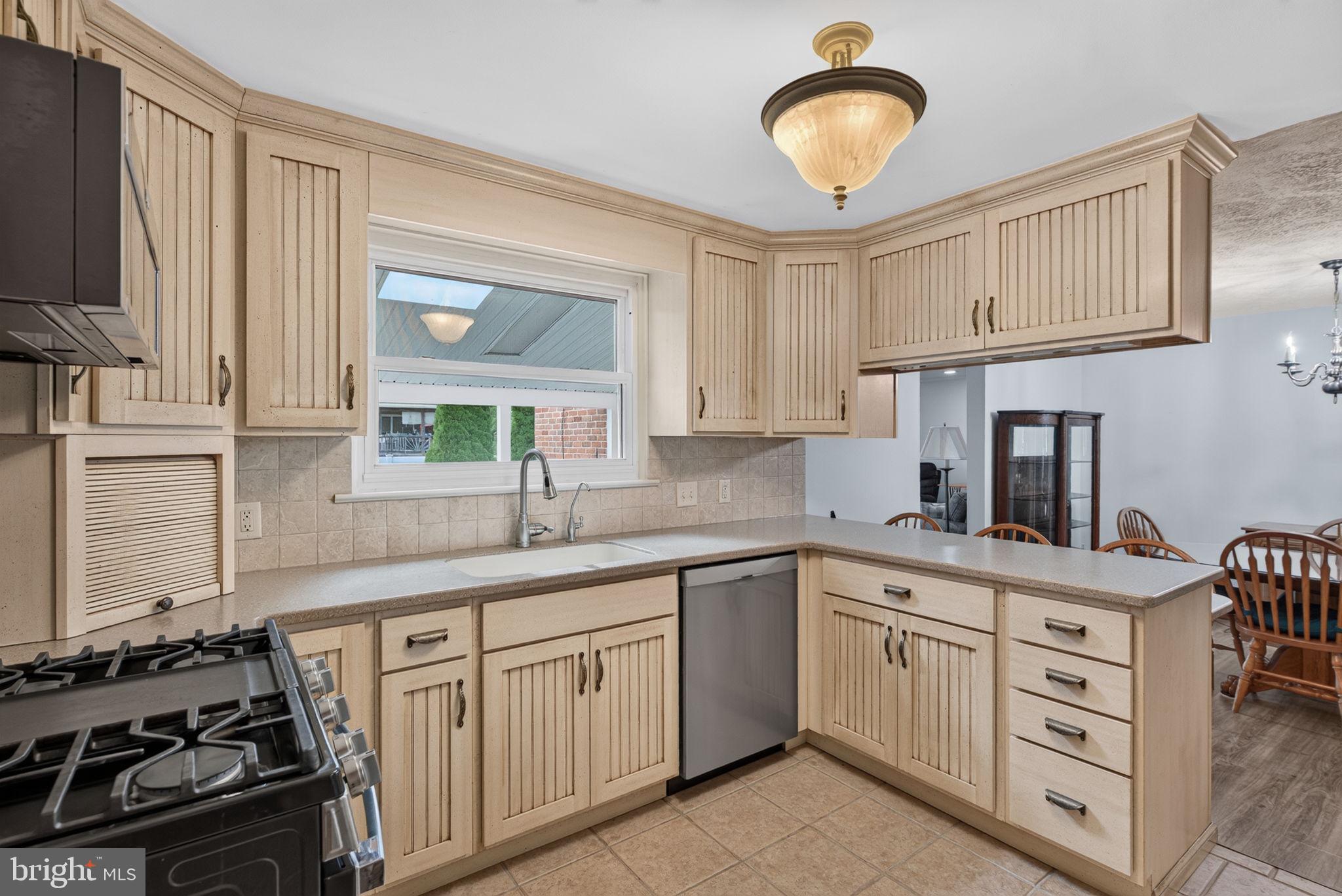 2274 Maple Road York, PA 17408 - Photo 13 of 37 Gallery Image 13