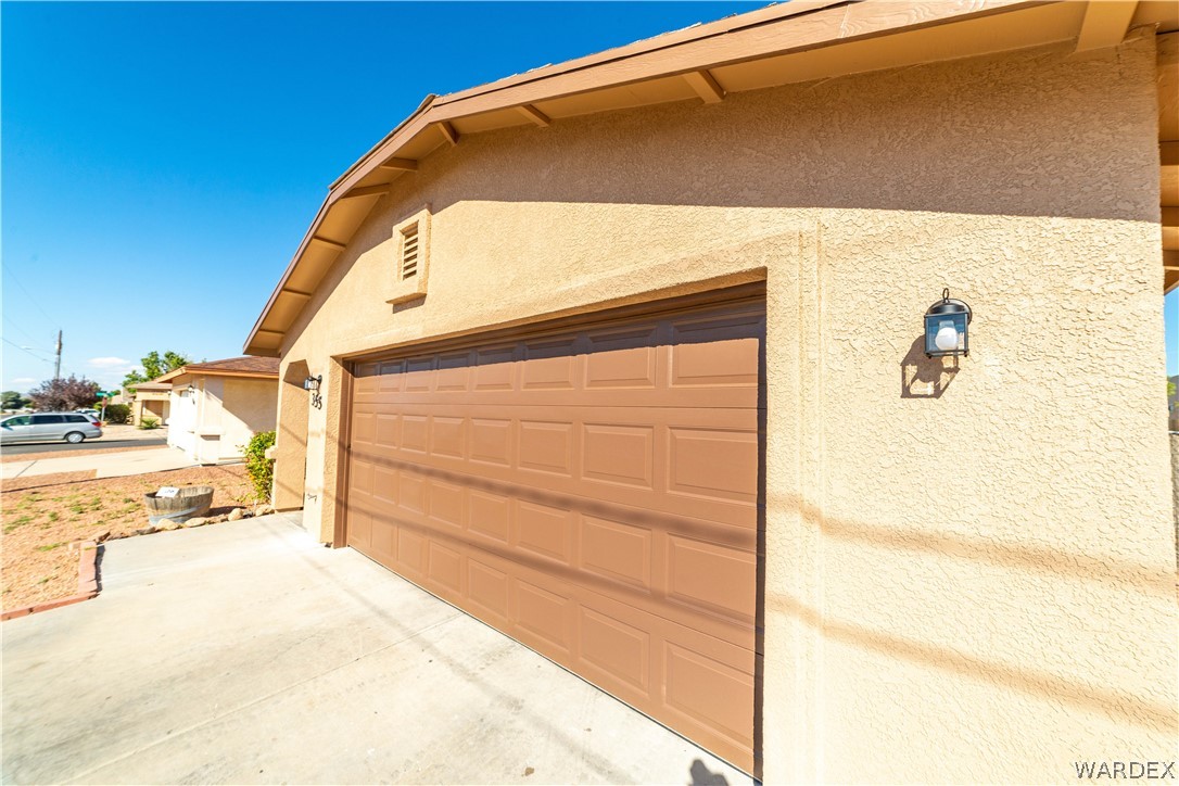 3556 North Willow Road Kingman, AZ 86409 - Photo 5 of 48 a view of building with wooden floor