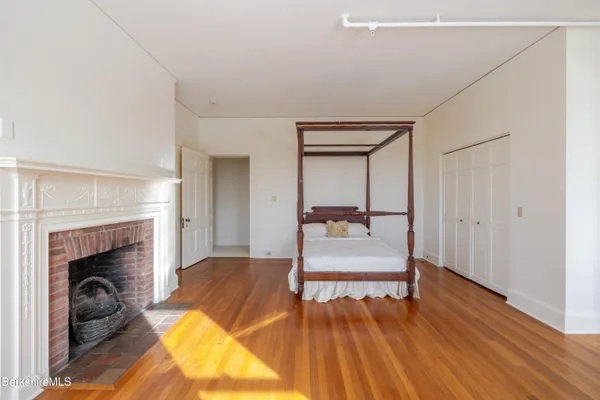 $895,000 | 200 Old Stockbridge Road, Unit VANNA #3, Lenox, MA 01240