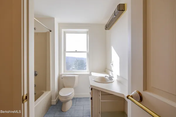 $895,000 | 200 Old Stockbridge Road, Unit VANNA #3, Lenox, MA 01240