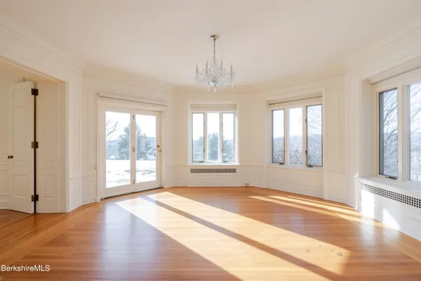 $895,000 | 200 Old Stockbridge Road, Unit VANNA #3, Lenox, MA 01240