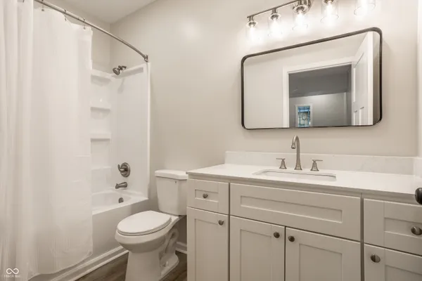 $2,000 | 104 West Main Street, Unit B, Thorntown, IN 46071