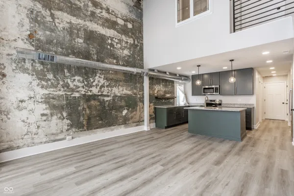 $2,000 | 104 West Main Street, Unit B, Thorntown, IN 46071