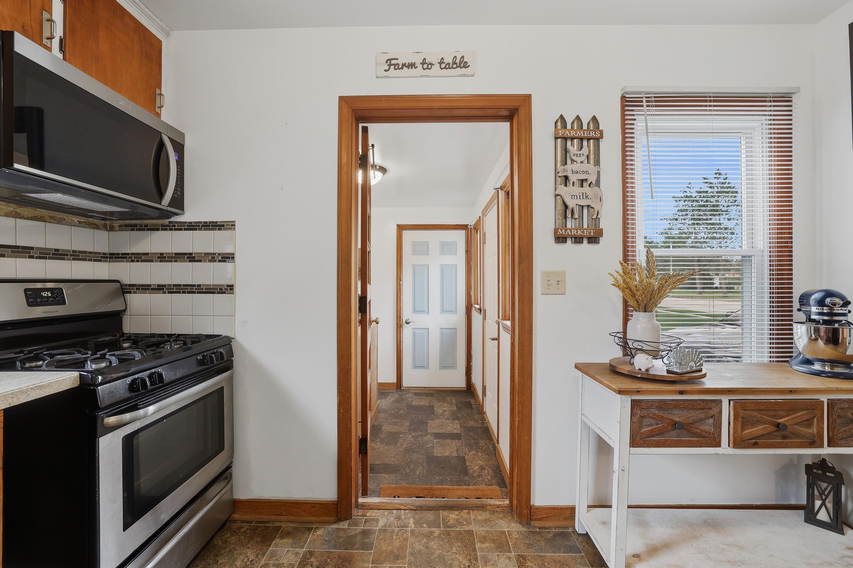 5540 County Road West Bancroft, WI 54921 - Photo 23 of 37