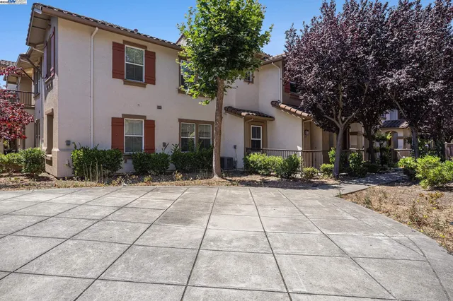 $539,000 | 117 Carmel Street, San Pablo, CA 94806