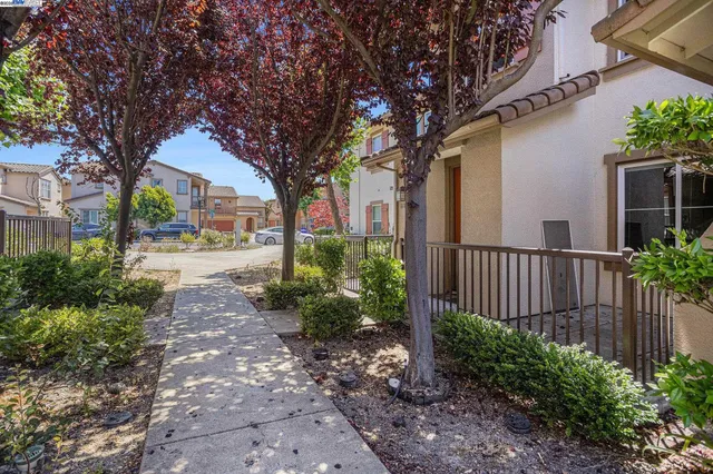 $539,000 | 117 Carmel Street, San Pablo, CA 94806