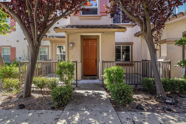 $539,000 | 117 Carmel Street, San Pablo, CA 94806