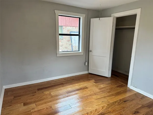 $1,700 | 912 West Cleveland Street, Alvin, TX 77511