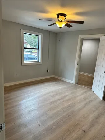 $1,700 | 912 West Cleveland Street, Alvin, TX 77511