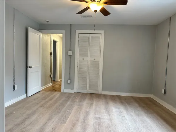 $1,700 | 912 West Cleveland Street, Alvin, TX 77511