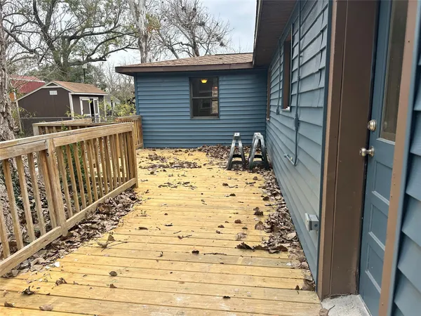 $1,700 | 912 West Cleveland Street, Alvin, TX 77511