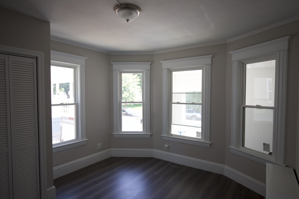 133 Massasoit Street Springfield, MA 01107 - Photo 4 of 26 Gallery Image 4