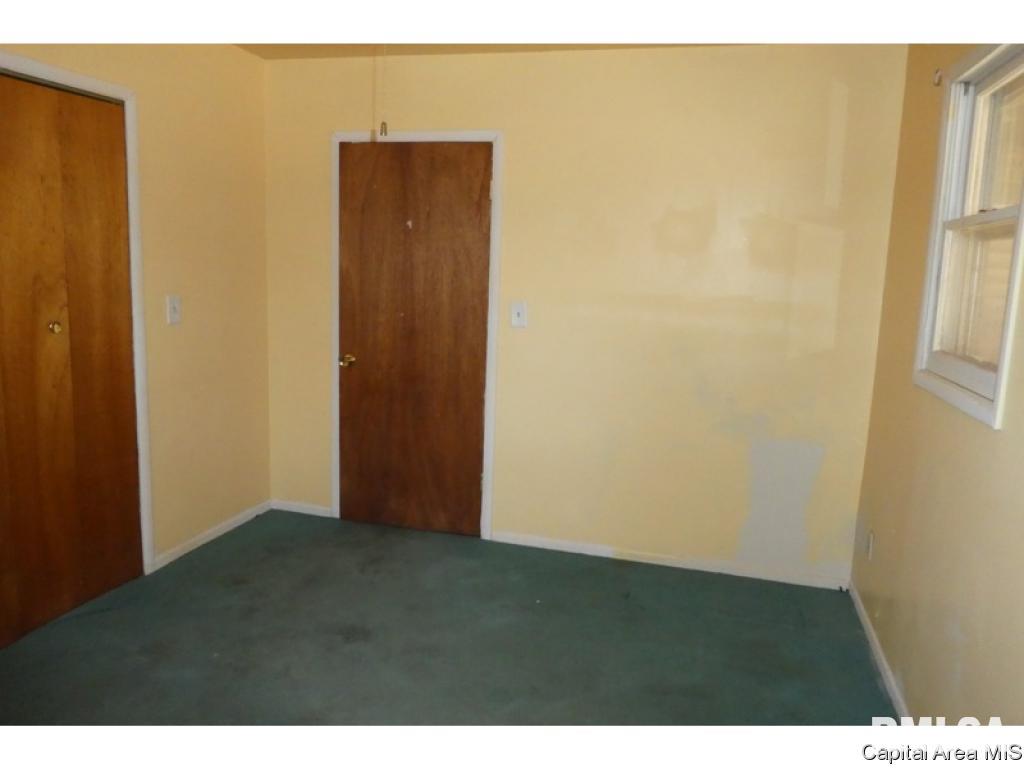 2805 South 13th Street Springfield, IL 62703 - Photo 11 of 12