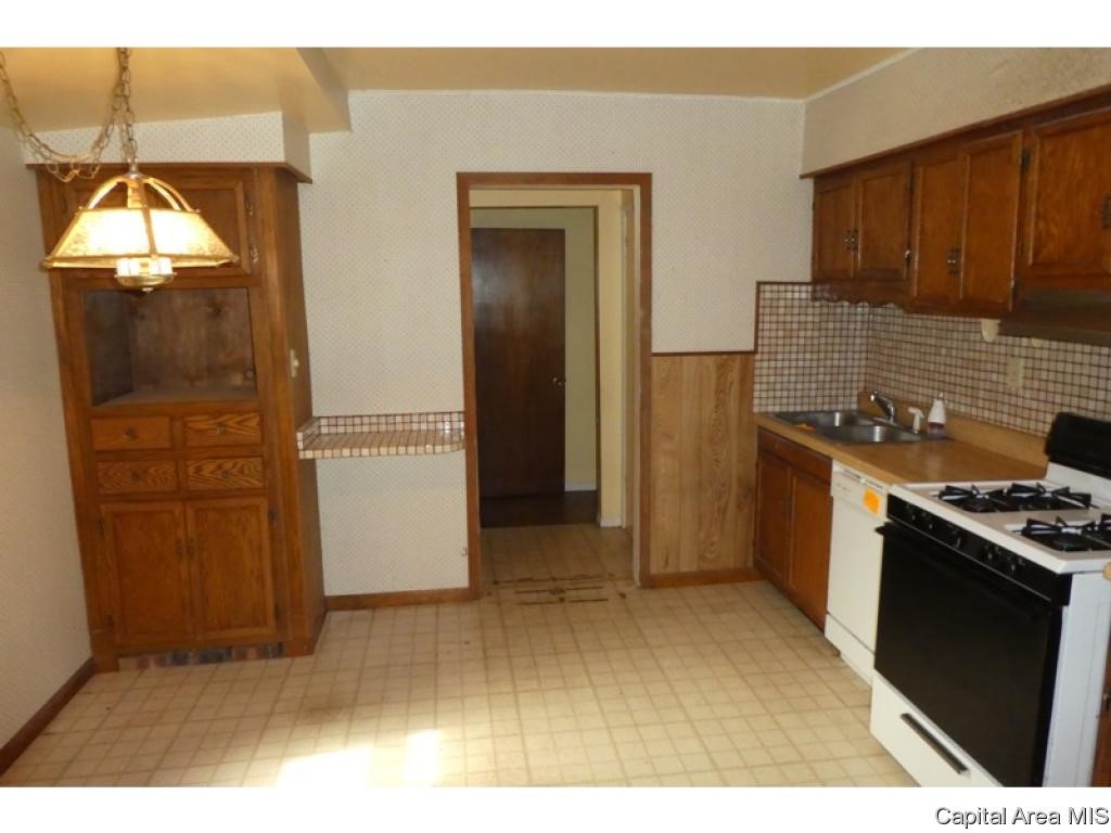 2805 South 13th Street Springfield, IL 62703 - Photo 7 of 12
