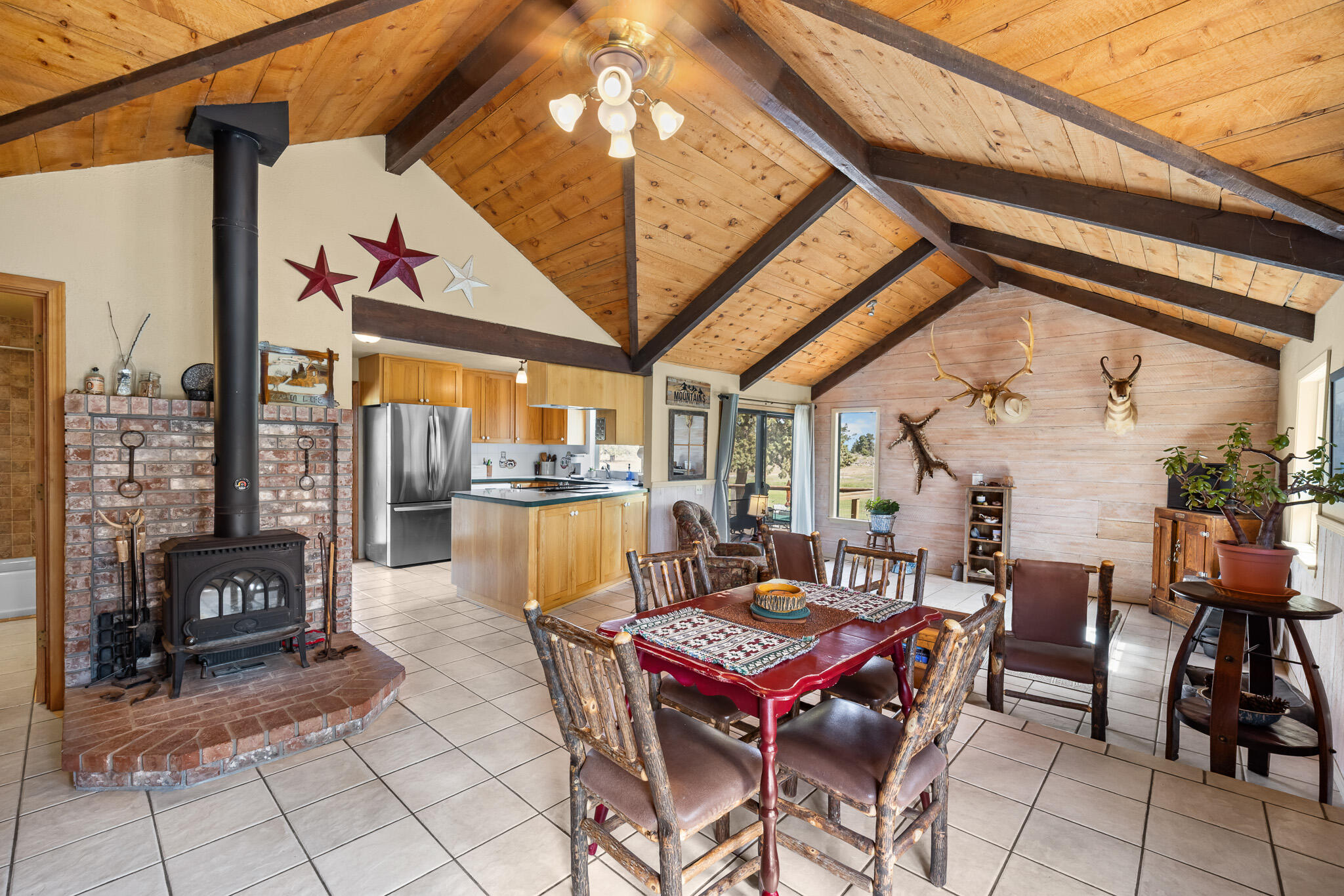 575 Southwest 55th Place Redmond, OR 97756 - Photo 8 of 59