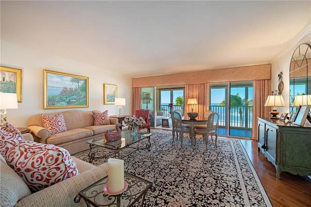$2,750,000 | 3377 Gulf Shore Boulevard North, Unit 2A, Naples, FL 34103