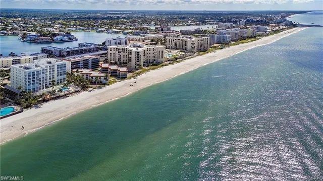 $2,750,000 | 3377 Gulf Shore Boulevard North, Unit 2A, Naples, FL 34103