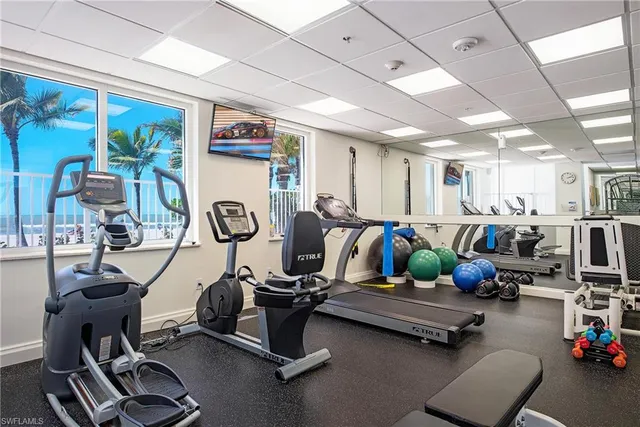 $2,750,000 | 3377 Gulf Shore Boulevard North, Unit 2A, Naples, FL 34103