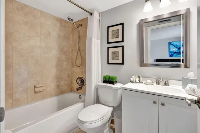 a view of a livingroom with furniture