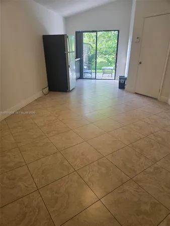 $1,400 | 818 East Palm Run Drive, North Lauderdale, FL 33068