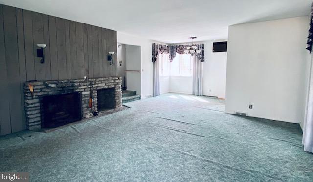 77 Black Road Pilesgrove, NJ 08098 - Photo 13 of 46 Living Room w/ Gas Fireplace