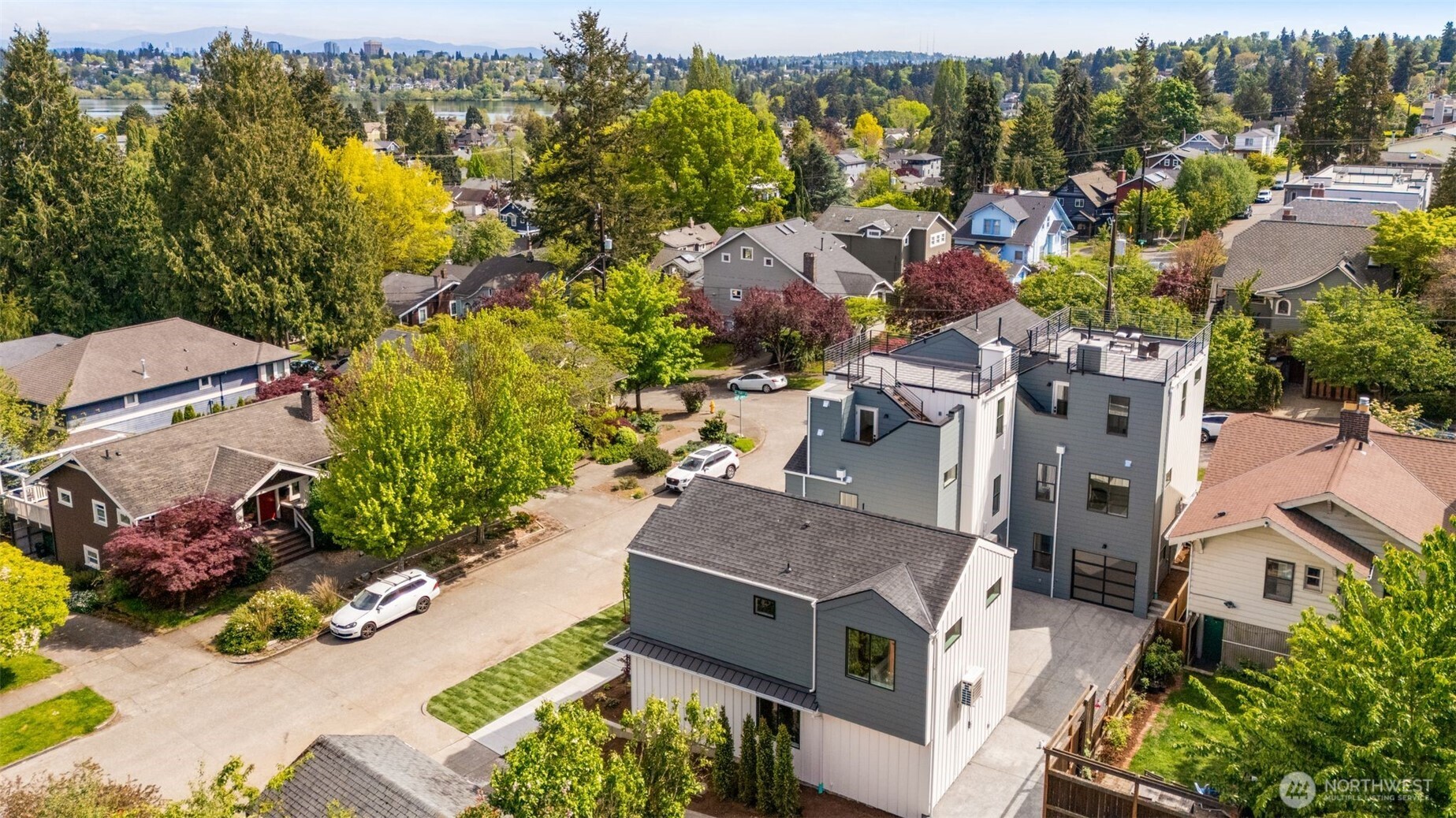 7403 Dayton Avenue North Seattle, WA 98103 - Photo 33 of 37