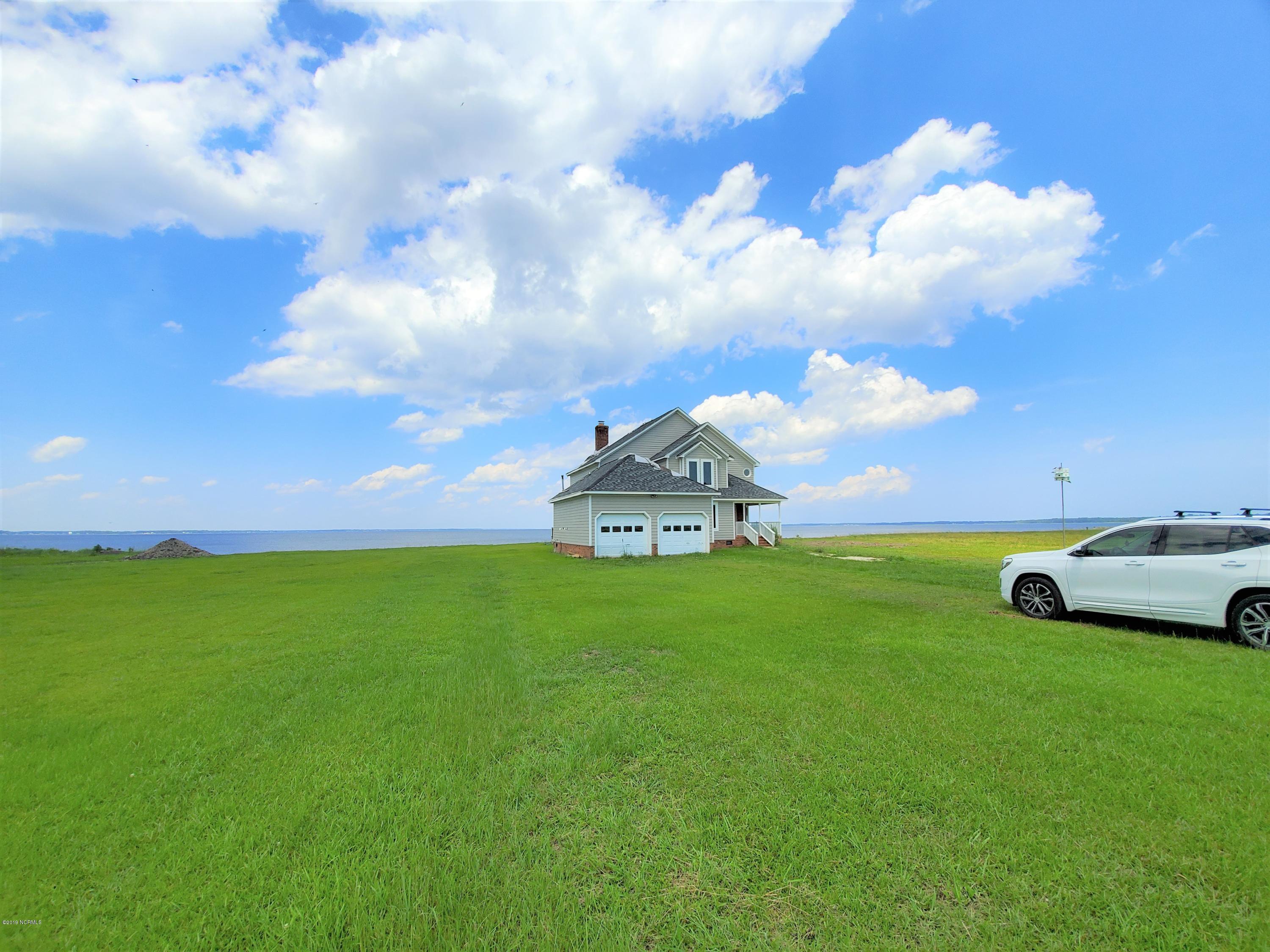 625 Shadyview Beach Road Havelock, NC 28532 - Photo 5 of 19 20190620_142006