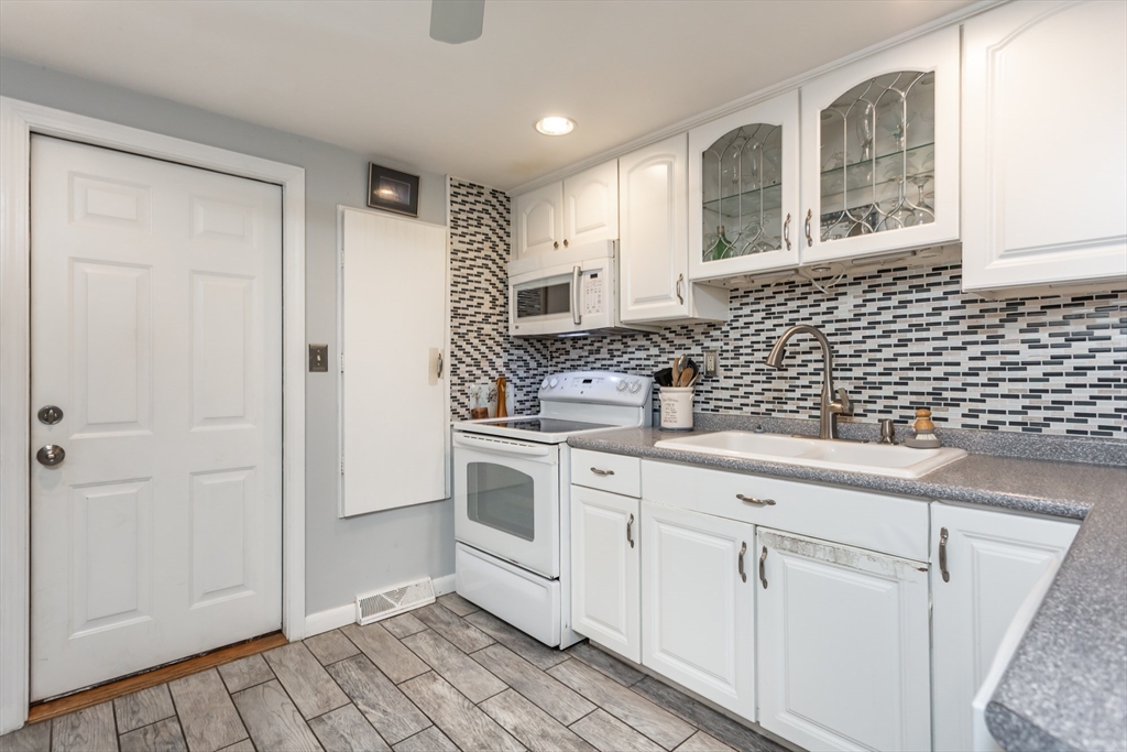 413 Almy Road Somerset, MA 02726 - Photo 7 of 26 Gallery Image 7
