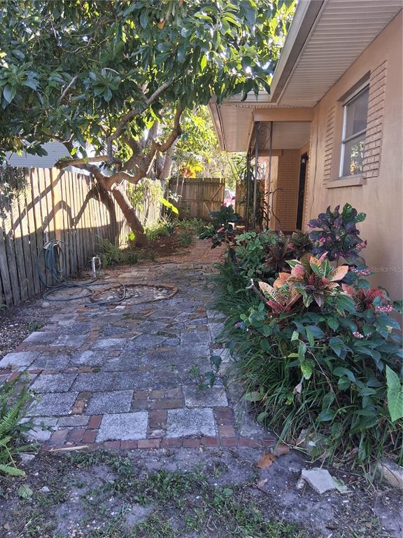 710 4th Avenue Northwest Largo, FL 33770 - Photo 3 of 17