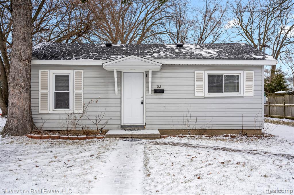 102 Court Street Pontiac, MI 48342 - Photo 2 of 18