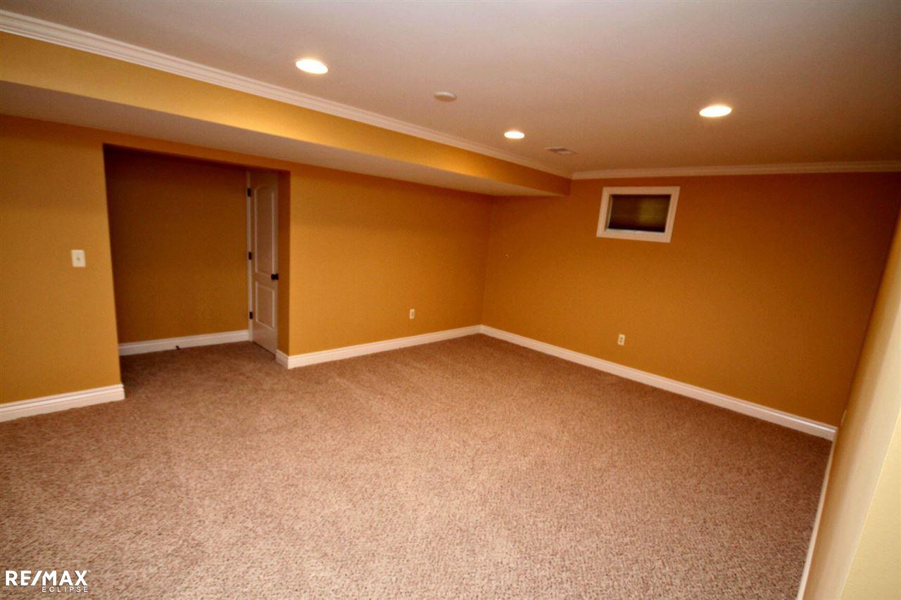 2030 Grace Avenue Rochester Hills, MI 48309 - Photo 27 of 31