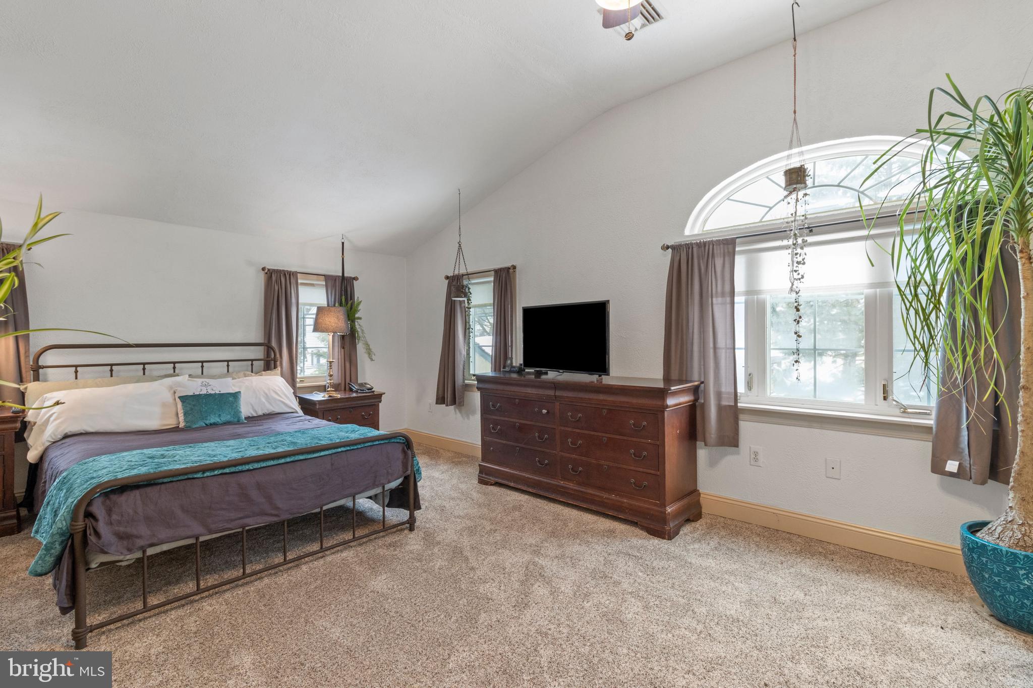 204 Allison Road Oreland, PA 19075 - Photo 9 of 33 Gallery Image 9
