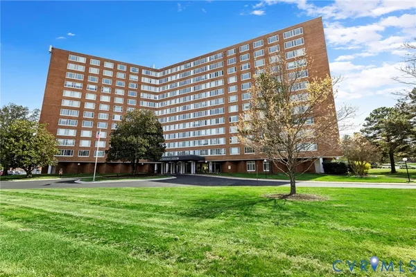 $239,000 | 5100 Monument Avenue, Unit 311, Richmond, VA 23230