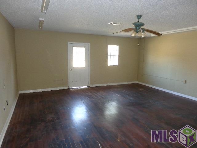 13934 Chalmette Avenue Baton Rouge, LA 70810 - Photo 4 of 10 Gallery Image 4