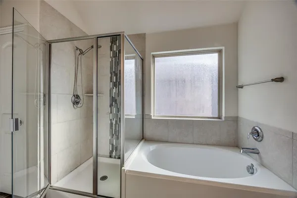 $2,850 | 4533 Hemingway Avenue, Aubrey, TX 76227