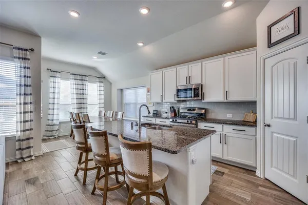 $2,850 | 4533 Hemingway Avenue, Aubrey, TX 76227