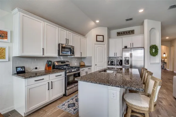 $2,850 | 4533 Hemingway Avenue, Aubrey, TX 76227