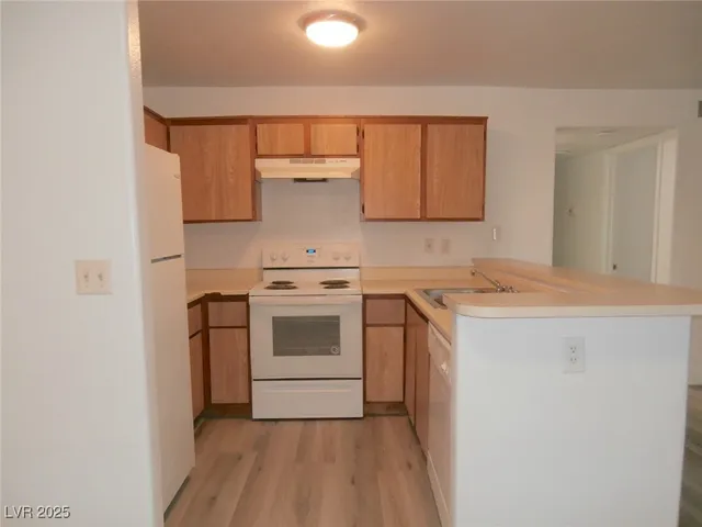 $1,300 | 2980 Juniper Hills Boulevard, Unit 103, Las Vegas, NV 89142