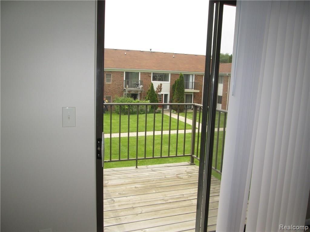 43270 Mound Road, Unit 22 Sterling Heights, MI 48314 - Photo 6 of 13 IMG_0905.JPG